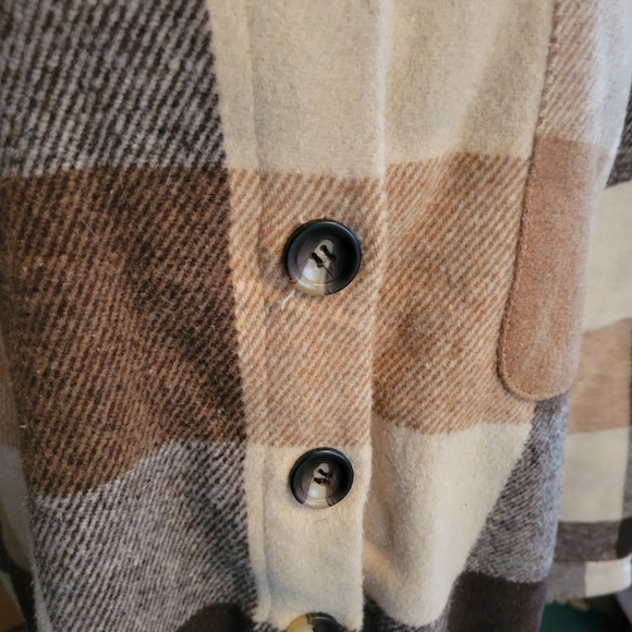 Womens Shacket - Picture 6 of 10